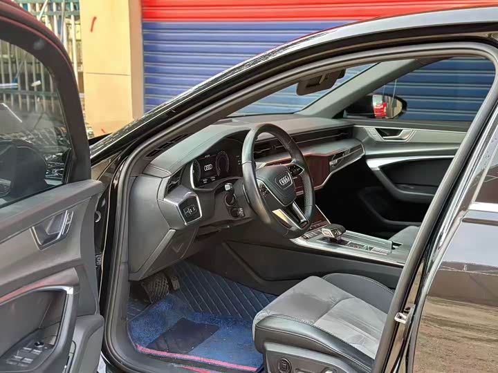 Фото 4 - Audi A6L