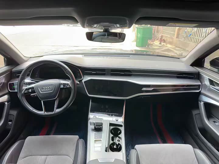 Фото 5 - Audi A6L