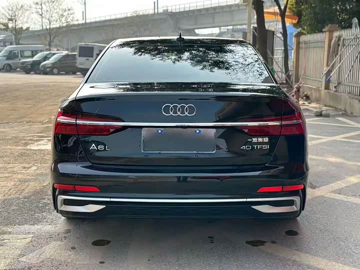 Фото 8 - Audi A6L