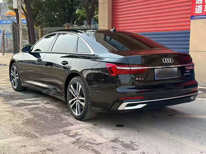 Фото 9 - Audi A6L