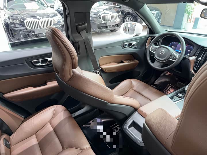 Фото 6 - Volvo XC60