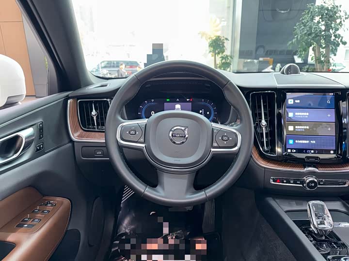 Фото 7 - Volvo XC60