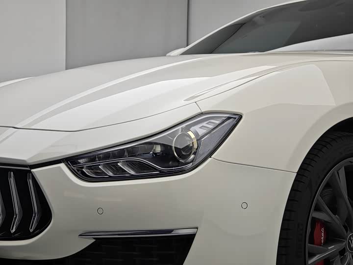 Фото 9 - Maserati Ghibli