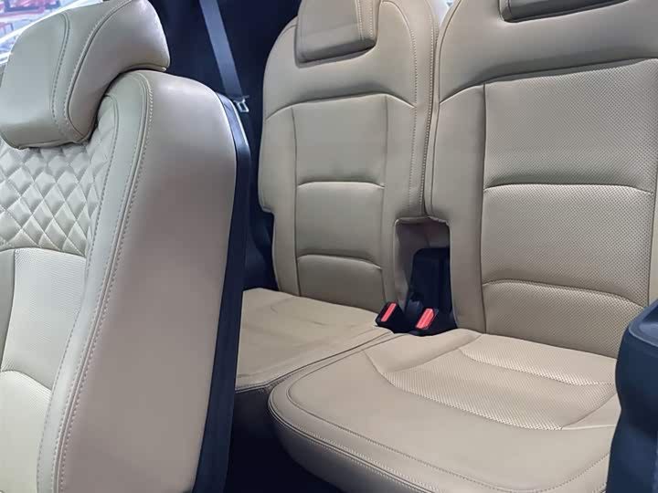 Фото 5 - Geely Okavango L