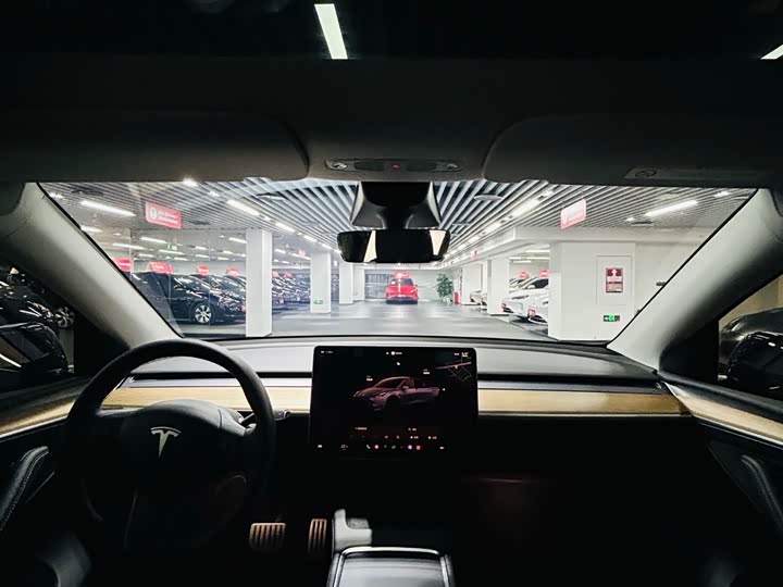 Фото 9 - Tesla Model Y