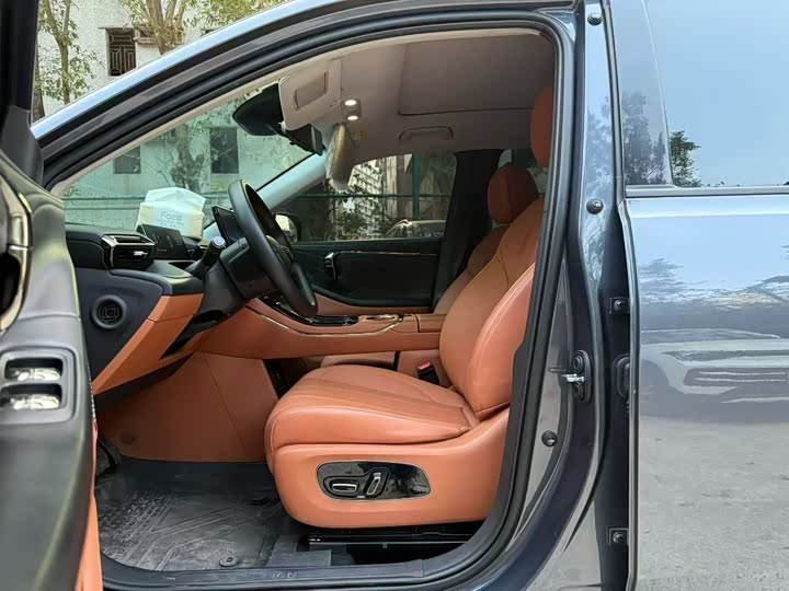 Фото 4 - GAC Aion V