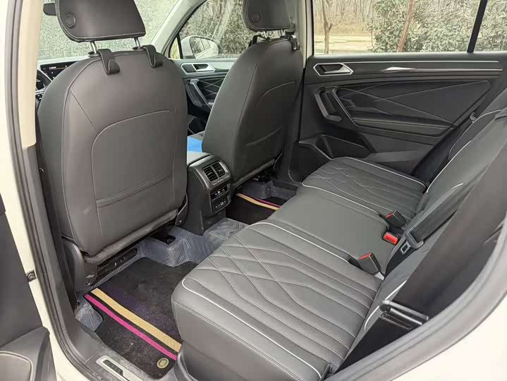 Фото 5 - Volkswagen Tiguan L Pro