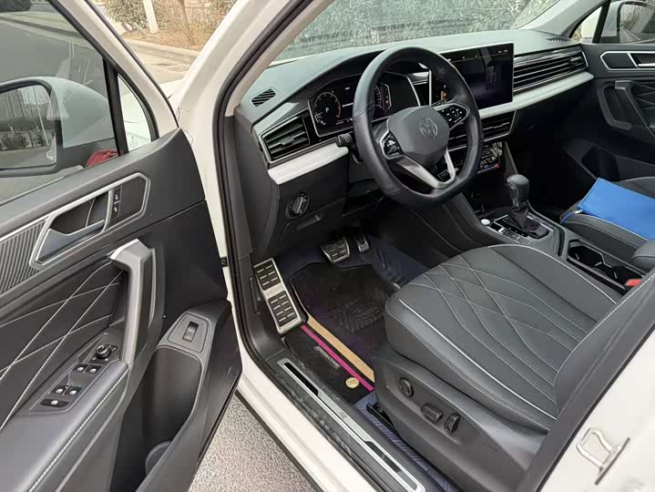 Фото 9 - Volkswagen Tiguan L Pro