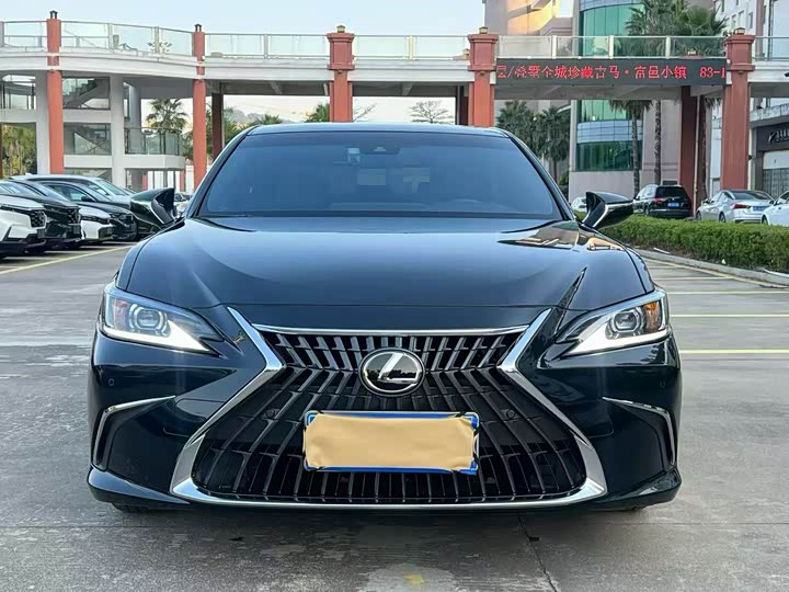 Фото 2 - Lexus ES