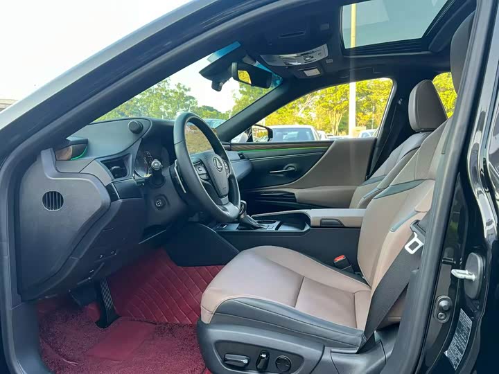 Фото 4 - Lexus ES