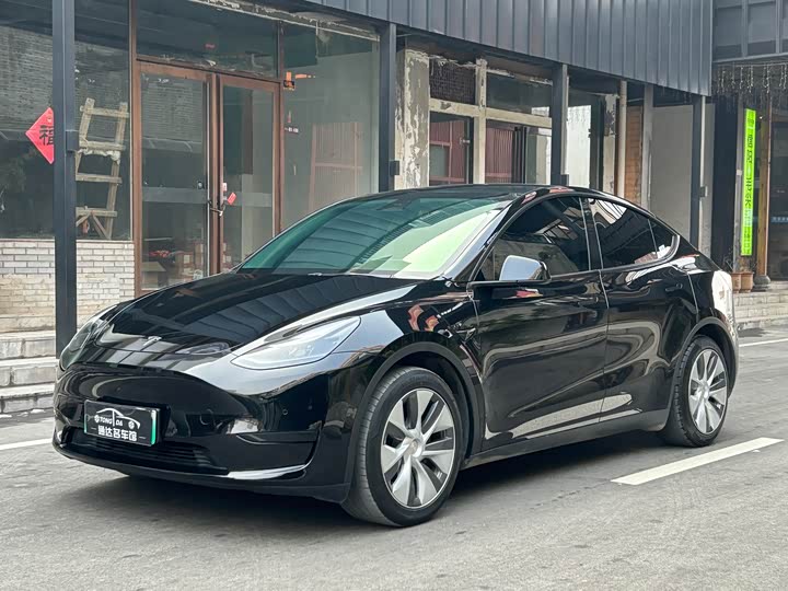 Фото 1 - Tesla Model Y