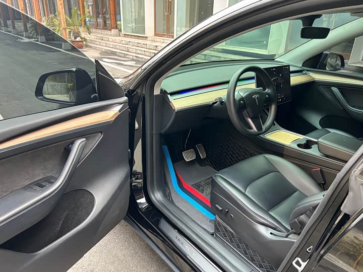 Фото 4 - Tesla Model Y