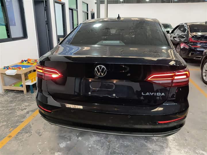 Фото 6 - Volkswagen Lavida