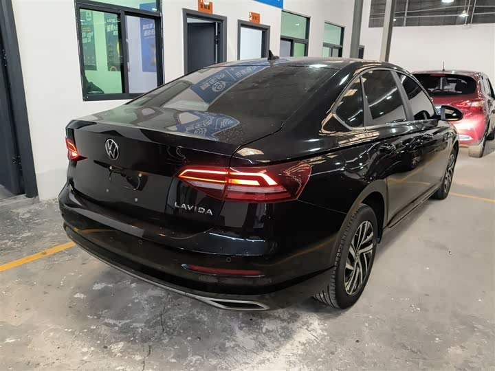 Фото 7 - Volkswagen Lavida