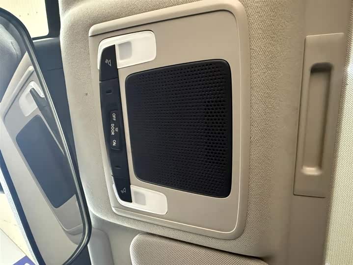 Фото 8 - Honda Vezel