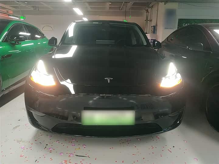 Фото 3 - Tesla Model Y