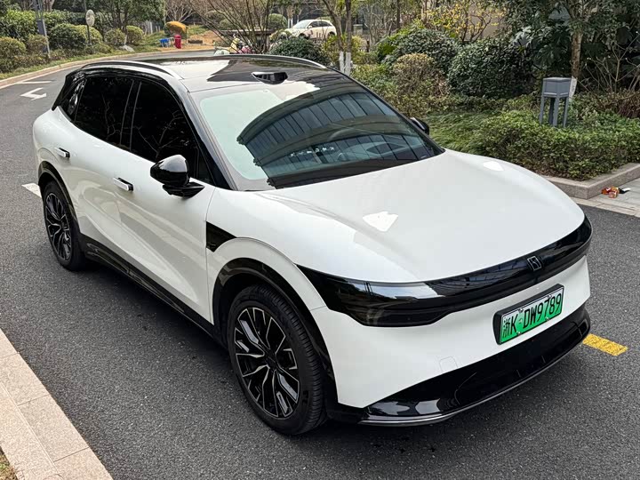 Фото 3 - Zeekr 7X