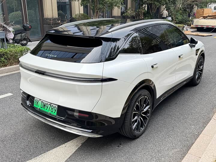 Фото 7 - Zeekr 7X