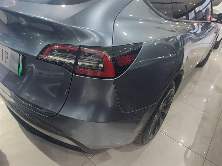 Фото 8 - Tesla Model Y