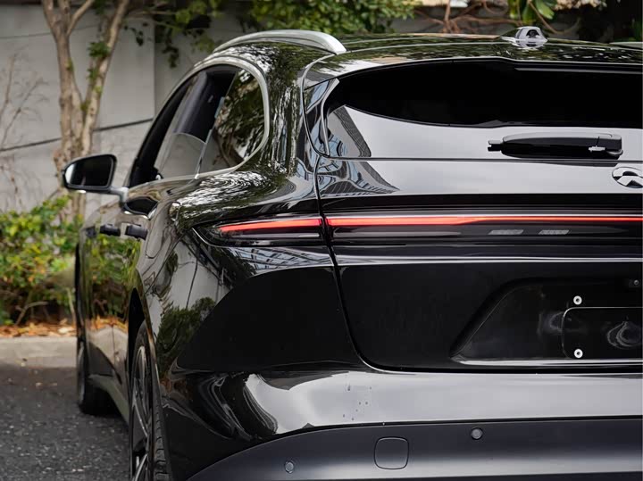 Фото 8 - Nio ET5T