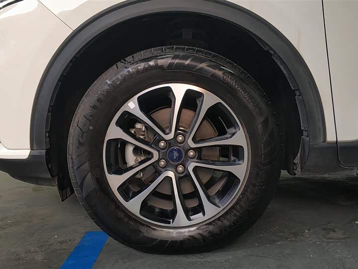 Фото 6 - Ford Escape