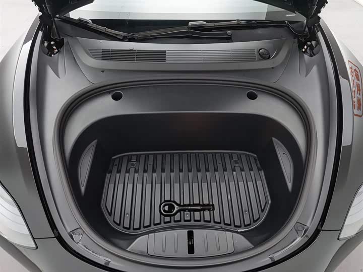 Фото 6 - Tesla Model 3