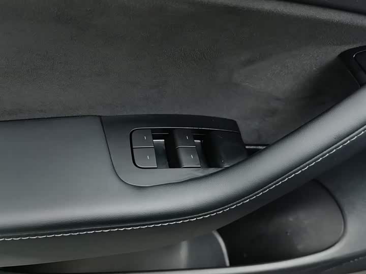 Фото 9 - Tesla Model 3