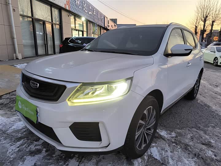 Фото 2 - Geely Vision X6