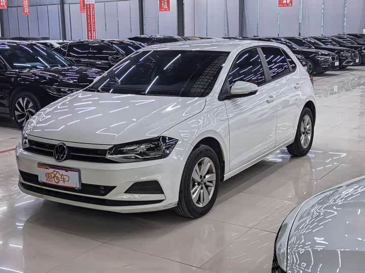 Фото 1 - Volkswagen Polo