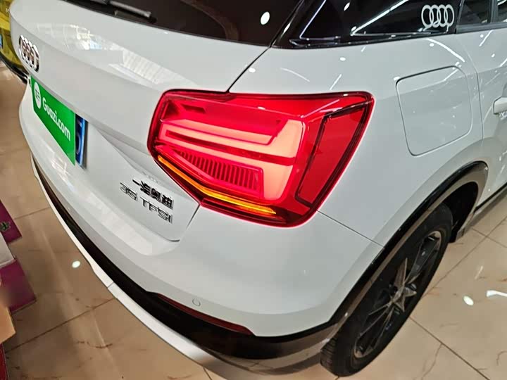 Фото 8 - Audi Q2L