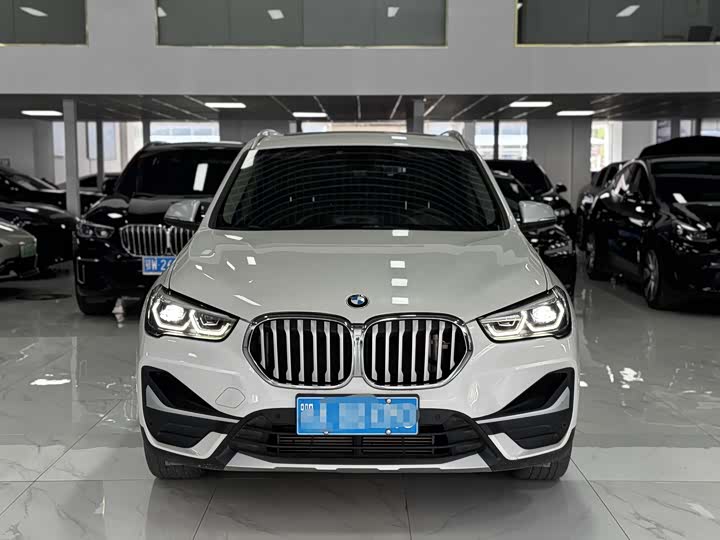 Фото 2 - BMW X1