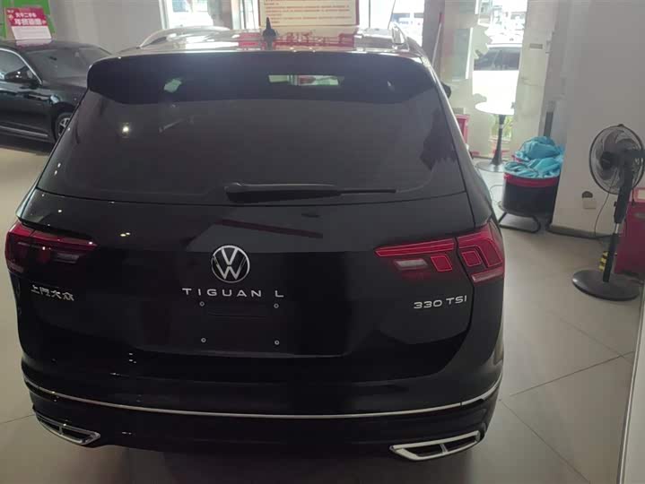 Фото 3 - Volkswagen Tiguan L Pro