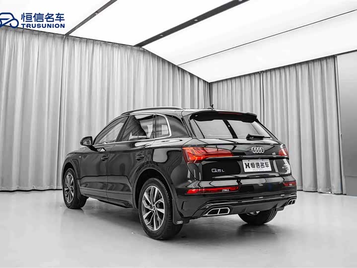 Фото 7 - Audi Q5L