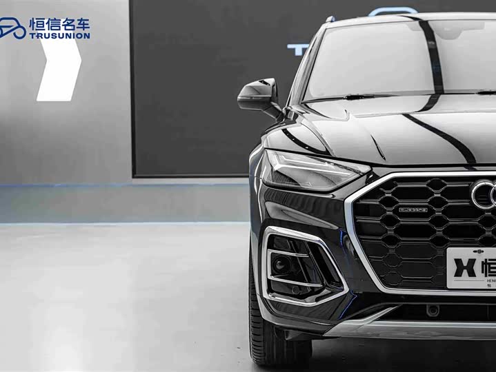 Фото 8 - Audi Q5L