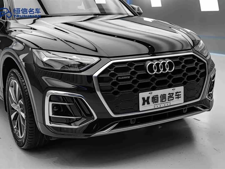 Фото 9 - Audi Q5L