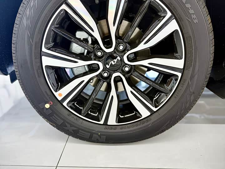 Фото 9 - Kia KX1