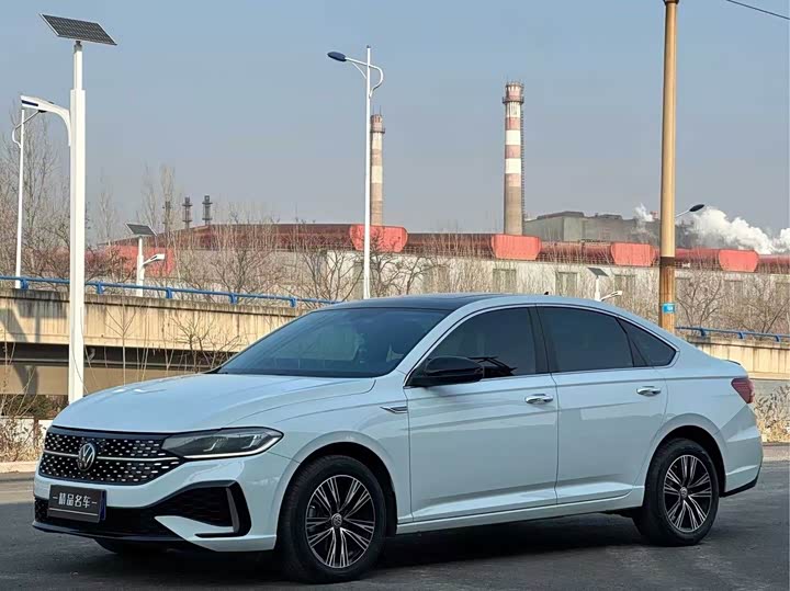 Фото 1 - Volkswagen Lavida