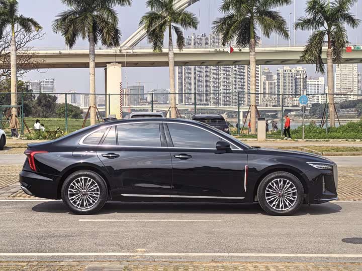 Фото 8 - Hongqi H5