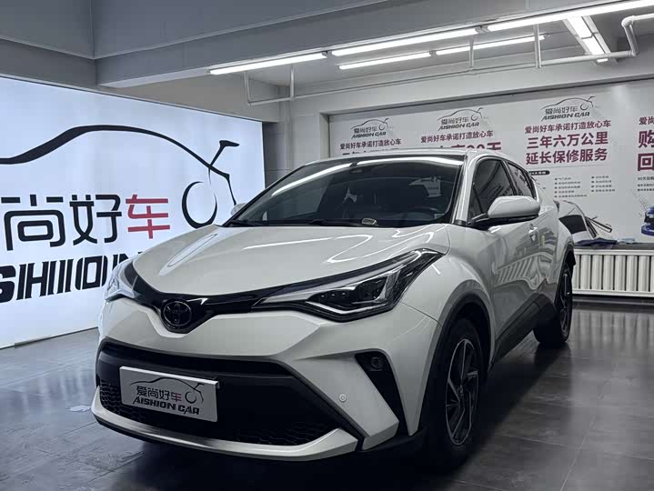 Фото 1 - Toyota C-HR