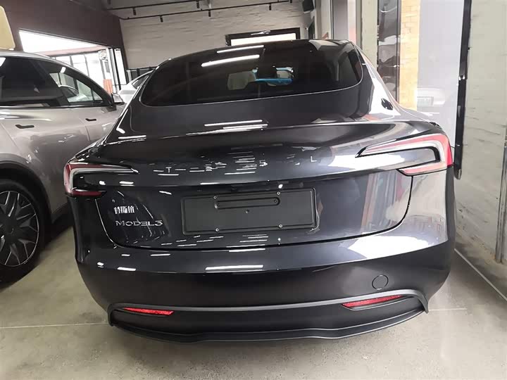 Фото 6 - Tesla Model 3