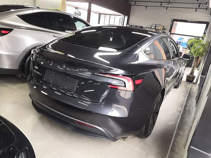 Фото 7 - Tesla Model 3