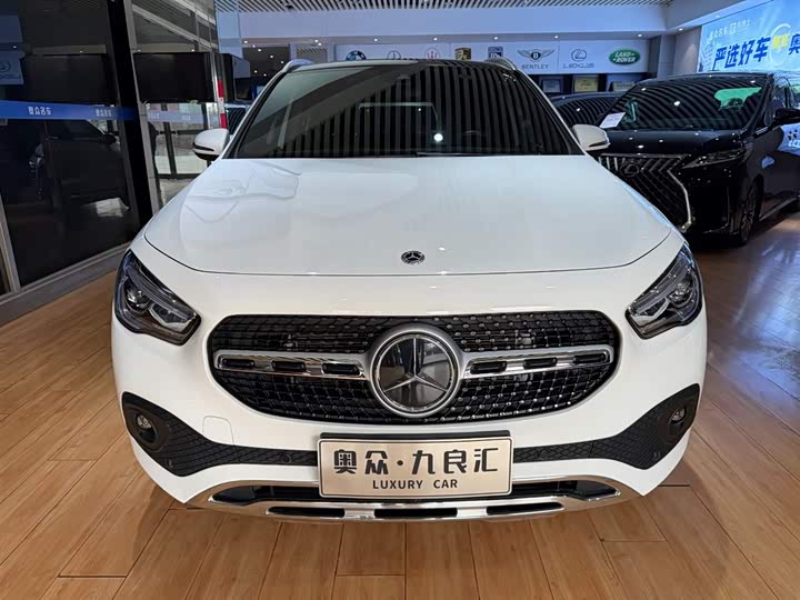 Фото 2 - Mercedes-Benz GLA-Class