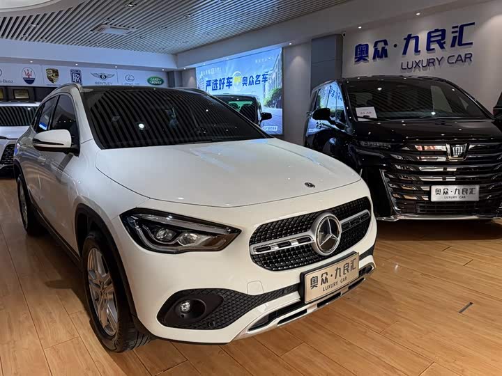 Фото 3 - Mercedes-Benz GLA-Class