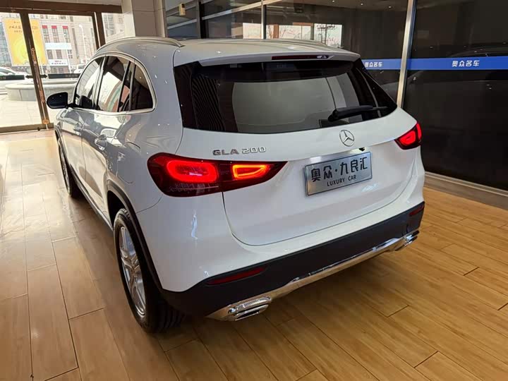 Фото 5 - Mercedes-Benz GLA-Class