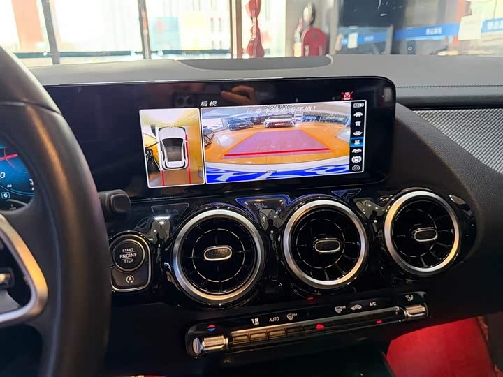 Фото 9 - Mercedes-Benz GLA-Class