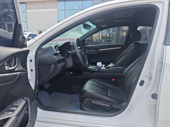 Фото 4 - Honda Civic