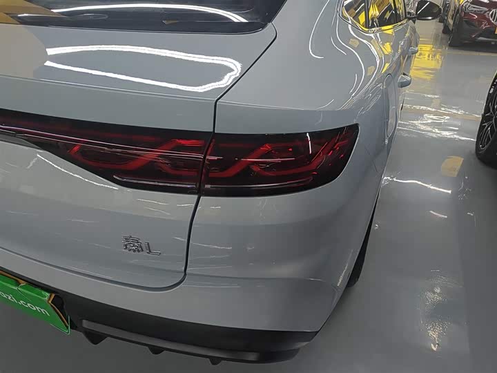 Фото 8 - BYD Qin L