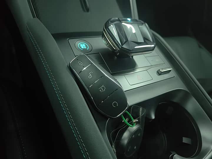 Фото 9 - BYD Qin L