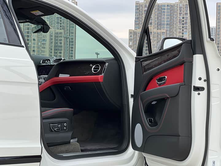 Фото 7 - Bentley Bentayga