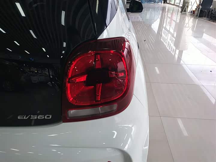 Фото 8 - Roewe Clever